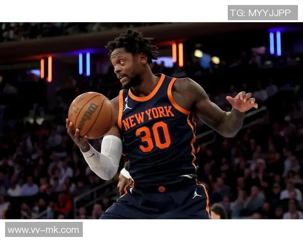 兰德尔第三节高效发力砍下17分助球队逆转局势展现领袖风范